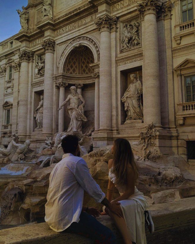 Pareja frente a la Fontana di Trevi